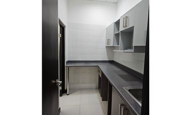 LOCALES EN COSTA DEL ESTE PLANTA BAJA CON ESTACIONAMIENTO ABIERTO cv