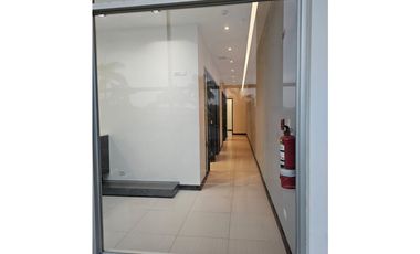 LOCALES EN COSTA DEL ESTE PLANTA BAJA CON ESTACIONAMIENTO ABIERTO cv