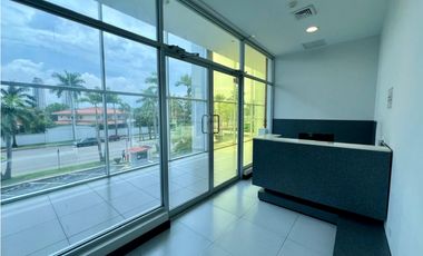 LOCALES EN COSTA DEL ESTE PLANTA BAJA CON ESTACIONAMIENTO ABIERTO cv