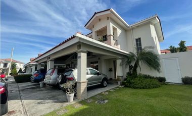 Venta Casa en Reserva de Versalles (JS)