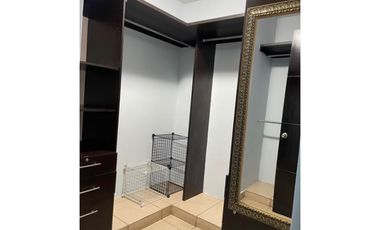 Alquiler de apartamento ubicado en Pacific Bay. (MR)