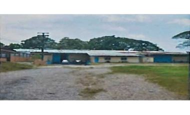 En  Venta Bodega en Colón