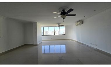 Venta: apartamento reposeído en Marbella Tower, se escuchan ofertas!