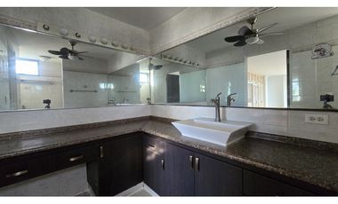 Venta: apartamento reposeído en Marbella Tower, se escuchan ofertas!