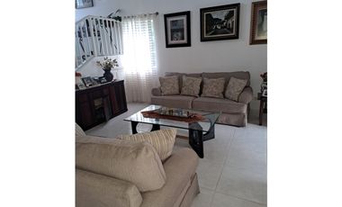 SEA CONFIABLE VENDE CASA EN FUENTE DEL FRESNO ALTOS DE PANAMA