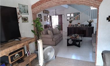 SEA CONFIABLE VENDE CASA EN FUENTE DEL FRESNO ALTOS DE PANAMA