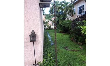 SEA CONFIABLE VENDE CASA EN FUENTE DEL FRESNO ALTOS DE PANAMA