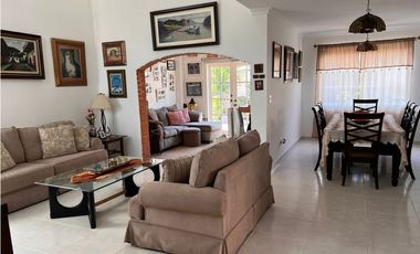 SEA CONFIABLE VENDE CASA EN FUENTE DEL FRESNO ALTOS DE PANAMA