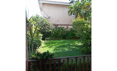 SEA CONFIABLE VENDE CASA EN FUENTE DEL FRESNO ALTOS DE PANAMA