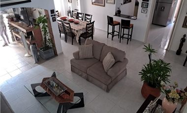 SEA CONFIABLE VENDE CASA EN FUENTE DEL FRESNO ALTOS DE PANAMA