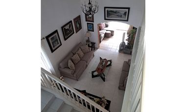 SEA CONFIABLE VENDE CASA EN FUENTE DEL FRESNO ALTOS DE PANAMA