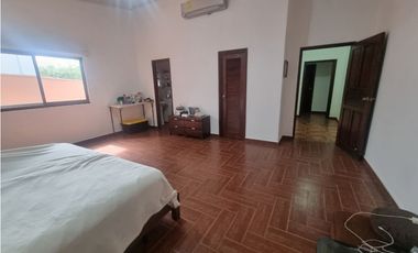 Venta casa en Residencial Llanos de Curundú (PD)