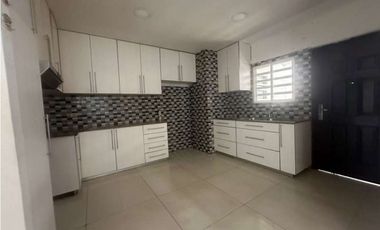 VENTA DE CASA EN RESIDENCIAL LAS ARBOLEDAS (OF)