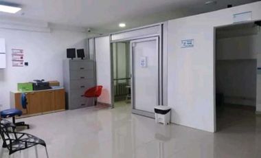 LOCAL COMERCIAL EN LA CRESTA  PLAZA SIGNATURE PLANTA BAJA 1B 170M2