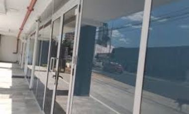 LOCAL COMERCIAL EN LA CRESTA  PLAZA SIGNATURE PLANTA BAJA 1B 170M2