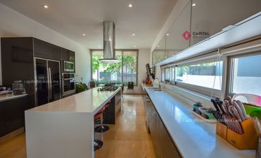 Casa de Lujo en Venta en Bosque de Los Lagos Zona Andares