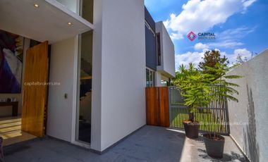 Casa de Lujo en Venta en Bosque de Los Lagos Zona Andares