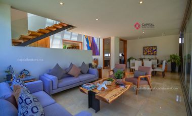 Casa de Lujo en Venta en Bosque de Los Lagos Zona Andares