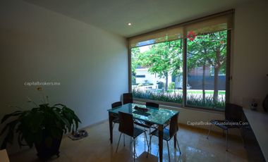 Casa de Lujo en Venta en Bosque de Los Lagos Zona Andares