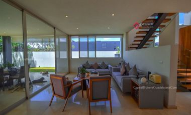 Casa de Lujo en Venta en Bosque de Los Lagos Zona Andares