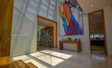 Casa de Lujo en Venta en Bosque de Los Lagos Zona Andares