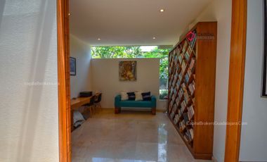 Casa de Lujo en Venta en Bosque de Los Lagos Zona Andares