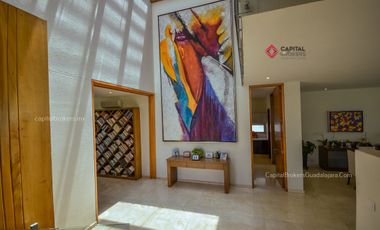 Casa de Lujo en Venta en Bosque de Los Lagos Zona Andares