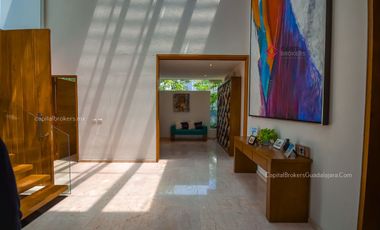 Casa de Lujo en Venta en Bosque de Los Lagos Zona Andares