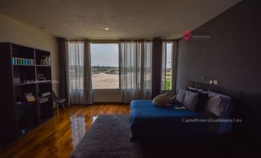 Casa de Lujo en Venta en Bosque de Los Lagos Zona Andares