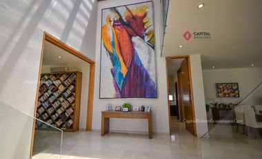 Casa de Lujo en Venta en Bosque de Los Lagos Zona Andares