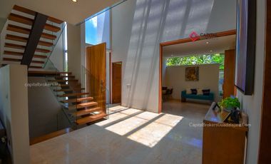 Casa de Lujo en Venta en Bosque de Los Lagos Zona Andares