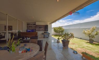Casa de Lujo en Venta en Bosque de Los Lagos Zona Andares