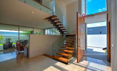 Casa de Lujo en Venta en Bosque de Los Lagos Zona Andares