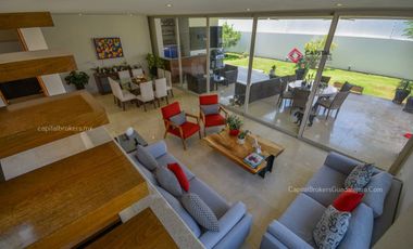 Casa de Lujo en Venta en Bosque de Los Lagos Zona Andares