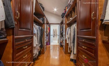 Casa de Lujo con Alberca en el Palomar en Venta Zona sur