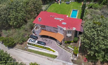 Casa de Lujo con Alberca en el Palomar en Venta Zona sur