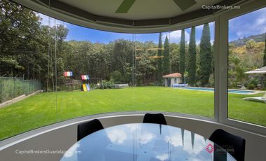 Casa de Lujo con Alberca en el Palomar en Venta Zona sur