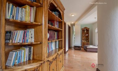 Casa de Lujo con Alberca en el Palomar en Venta Zona sur