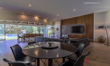 Casa de Lujo con Alberca en el Palomar en Venta Zona sur