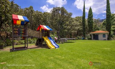 Casa de Lujo con Alberca en el Palomar en Venta Zona sur