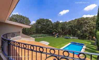 Casa de Lujo con Alberca en el Palomar en Venta Zona sur