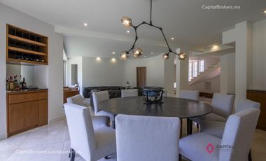 Casa de Lujo con Alberca en el Palomar en Venta Zona sur