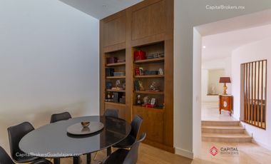 Casa de Lujo con Alberca en el Palomar en Venta Zona sur