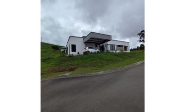 Casa campestre vía Pereira a Armenia