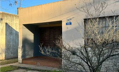 Venta casa 3 amb en Paso del rey Centro