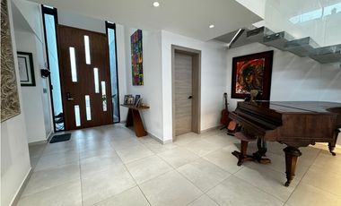 En venta casa de lujo con vista al mar en Marina Blue Manta Ecuador.