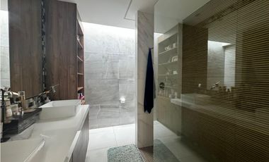 En venta casa de lujo con vista al mar en Marina Blue Manta Ecuador.