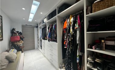 En venta casa de lujo con vista al mar en Marina Blue Manta Ecuador.