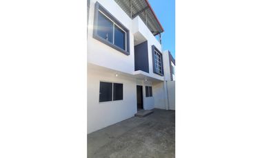 En venta casa sector Elegole Manta Ecuador.
