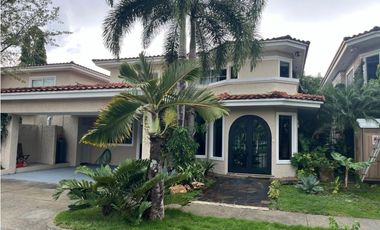 Venta de casa en Costa del Este (Costa Bella) GTA